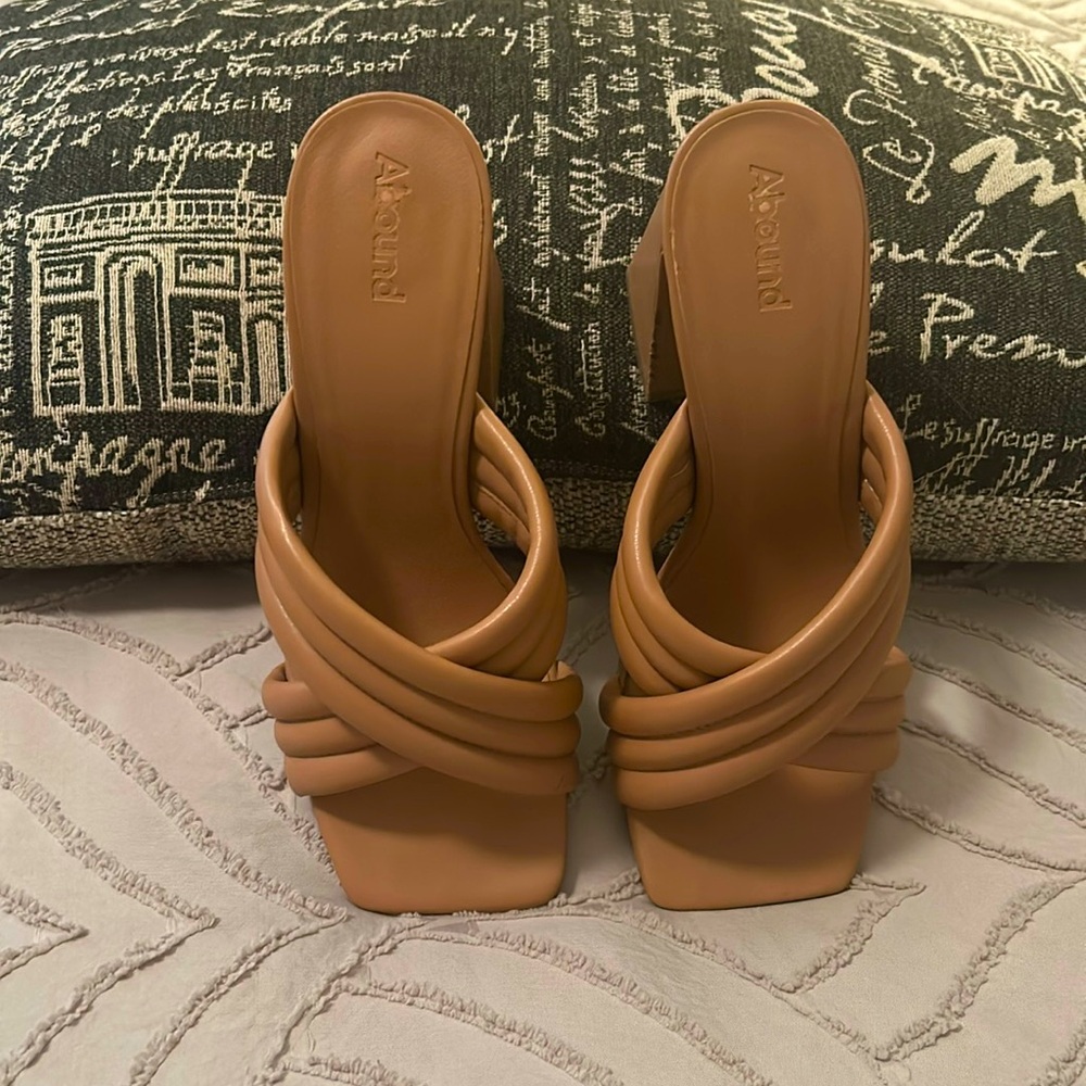 Abound min puff sandal